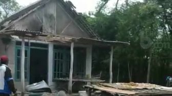 Door! Mortir Nyasar Meledak Rusak Tiga Rumah Warga Pasuruan, Diduga Dari Latihan Marinir