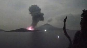Gunung Anak Krakatau Berada di Level 3, BMKG Himbau Masyarakat Siap Siaga