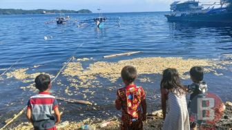 Siapa Pemilik Minyak yang Tumpah Mencemari Selat Lembeh? Buih Berwarna Kuning Agak Kecokelatan