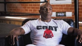Mike Tyson Dikabarkan Pakai Kursi Roda Usai Divaksin, Begini Faktanya