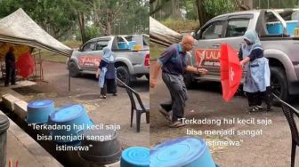 So Sweet, Kakek Nenek Main Kejar-kejaran dan Semprot Air dari Selang, Warganet Gemas