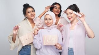 Penulis dan Podcaster Rintik Sedu Rilis Kosmetik Lily by Tsana