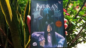 Novel Kutukan Naskah Drama: Tentang Persahabatan, Cinta, dan Sederet Kejadian Menyeramkan