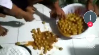 Viral Video Cara Sajikan Makanan untuk Para Santri Jadi Sorotan Publik: Ajaran Apalagi Ini Woi