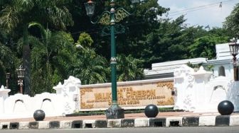 Sore Ini Perupa Sekat Art Gallery Bakal Melukis Bollar Balaikota Cirebon