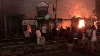 Pasar Gembrong Kebakaran, Sekitar 400-an Bangunan Hangus Terbakar