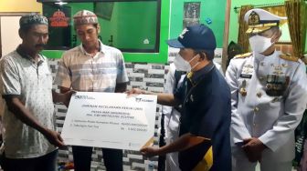 Asabri Serahkan SRKK Prajurit Marinir TNI yang Gugur di Kali Kote Papua