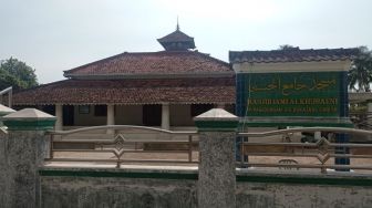 Selamat dari Tsunami Banten 2018, Masjid Al Khusaeni Banyak Dikunjungi Wisatwan Asing
