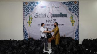 Antam Bagikan Paket Sembako dan Santunan ke Anak Yatim