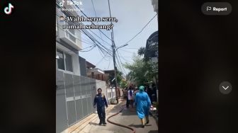 Seru Lihat Kebakaran, Lelaki Ini Auto Panik Saat Tahu Itu Rumahnya