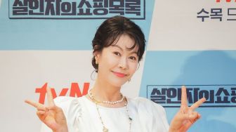 5 Potret Jin Hee Kyung di The Killer&#039;s Shopping List, Jadi Emak-emak yang Kerja Sebagai Pelayan Supermarket