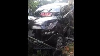 Potret Toyota Avanza Berpelat Merah Remuk Redam Usai Dikendarai Remaja 16 Tahun, Honda Vario Jadi Korban