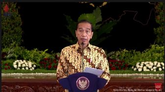 Putuskan Berhenti Ekspor Minyak Goreng, Jokowi: Kebutuhan Pokok Masyarakat yang Utama