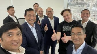 Menko Luhut: Harap Sabar, Investasi Tesla ke Indonesia Tak Semudah Menjentikkan Jari