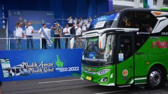 Mudik Lebaran, Semen Indonesia Berangkatkan 990 Orang ke Jateng dan Jatim