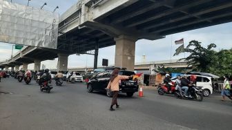 Arus Lalin di Kalimalang Sore Ini Masih Lancar, Mayoritas Kendaraan Melintas Bukan Pemudik