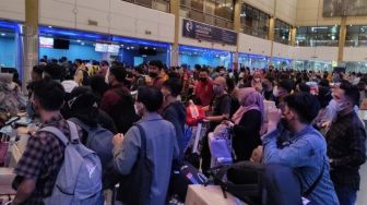 Pemudik Membludak di Bandara Hang Nadim Batam, Tambahan Penerbangan Diberlakukan Hari Ini hingga 1 Mei
