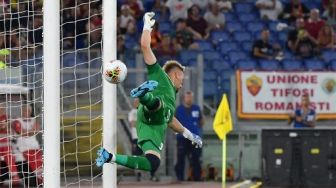 Profil Ionut Radu, Kiper Asal Rumania yang Bikin Inter Milan Berlutut di Markas Bologna