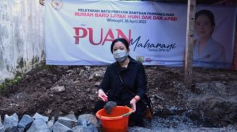 Puan Maharani Serahkan Bantuan Rumah Layak Huni untuk Warga Desa Giriwono