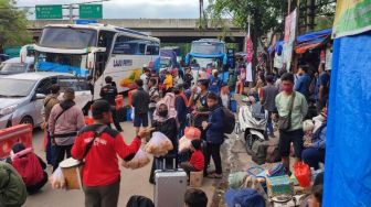 Urai Kemacetan, Polisi Bikin Rest Area untuk Bus Pemudik di Exit Tol Bitung Tangerang
