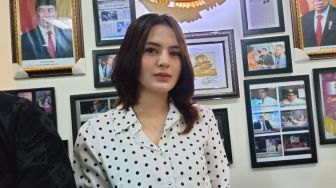 Ngaku Dilecehkan Hotman Paris, Iqlima Kim Ngadu ke Kementerian PPPA Sambil Menangis