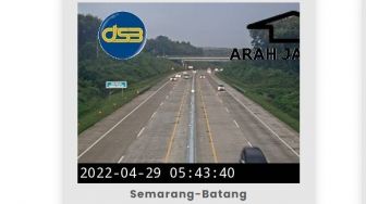 Pagi Ini Arus Mudik di Jalur Tol Semarang-Batang Ramai Lancar, Dirlantas: One Way Berjalan Baik