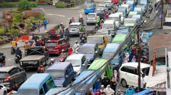 H+3 Lebaran Diprediksi Sudah Ada Arus Balik, Ridwan Kamil Fokus Antisipasi Kemacetan di Jalur Wisata Puncak - Lembang