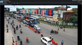 Arus Mudik Jalur Pantura Cirebon Terpantau TMC Padat Lancar