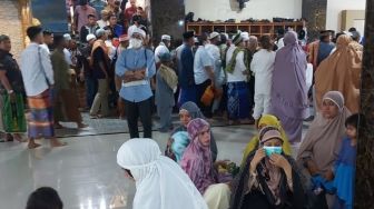 Salat Idul Fitri Ribuan Umat Muslim di Jayapura Berjalan Aman, Khatib: Umat Islam Harus Saling Memaafkan