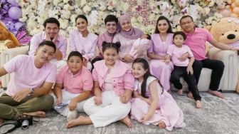 Keluarga Anang dan Krisdayanti Berlebaran Bersama di Singapura