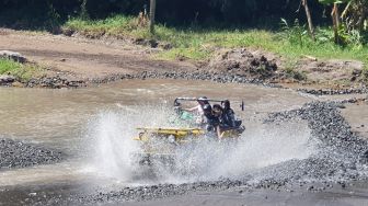 Libur Lebaran, Wisata Jip Merapi Laris Manis Diserbu Wisatawan