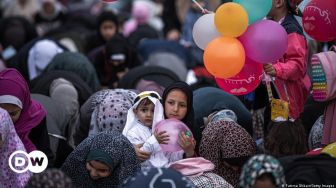 Umat Islam Dunia Rayakan Idulfitri dengan Kegembiraan dan Kecemasan