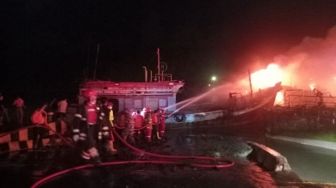 Polda Jateng Kerahkan Labfor untuk Selidiki Kebakaran yang Melalap 45 Kapal di Dermaga Batere dan Wijayapura Cilacap