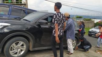 Apes! Sudah Lewat Jalur Tikus Tetap Terjebak Macet, Wisatawan Asal Sumatera Selatan Gagal Nikmati Sejuknya Udara Lembang