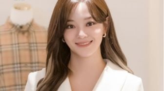 Selamat! Pemeran Drama Korea 'A Business Proposal' Kim Se Jeong Raih Trofi Penghargaan