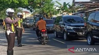 Libur Lebaran, Lalu Lintas di Pulau Madura Padat; Kepadatan Arus Kendaraan Terjadi Menuju Surabaya
