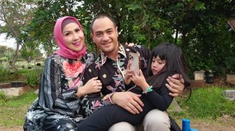 Saraf Kejepit Sembuh, Ferry Irawan dan Venna Melinda Dapat Endorse Umrah Gratis