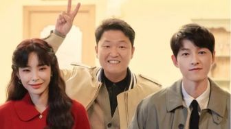 Terungkap! Ini Cara PSY Membujuk Song Joong Ki Tampil di MV Heize 'HAPPEN'