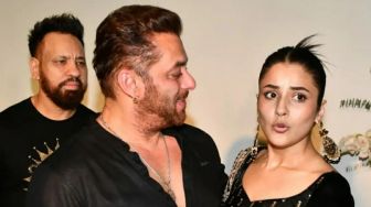 Kelewat Mesra dengan Salman Khan, Shehnaaz Gill Panen Hujatan Warganet