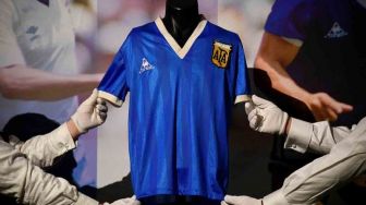 Kostum Tangan Tuhan Diego Maradona Laku Rp 128 Miliar
