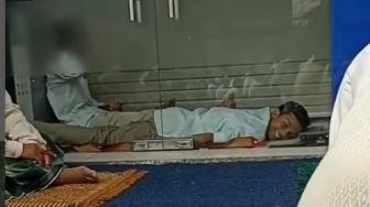 Video Jemaah Salat Ied 1443H di Dalam Bilik Mesin ATM, Publik: Jemaah VIP Ngadem