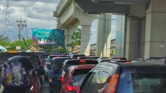 Jalan Palembang-Banyuasin Macet Parah Sepanjang Satu Kilometer