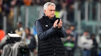Bawa AS Roma ke Final Liga Konferensi, Jose Mourinho Menangis hingga Cetak Sejarah