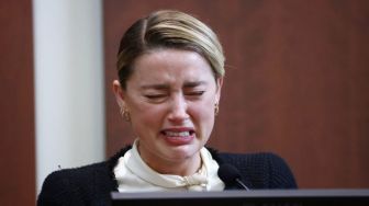 Merasa Kesaksiannya Diejek di Media Sosial, Amber Heard Emosional: Ini Menyiksa!