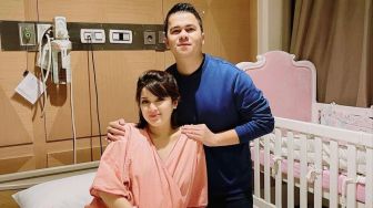 Istri Handika Pratama Terpaksa Lahiran Cesar, Janin Tak Aktif di Usia 40 Minggu