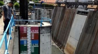 Peringatan Dini, Pintu Air Pasar Ikan Siaga 2