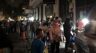 Pengunjung Membeludak, Jalan Menuju Kawasan Wisata Kota Tua Ditutup Buat Kendaraan Bermotor