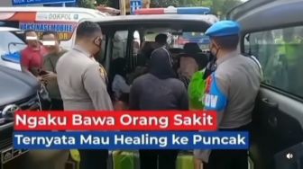 Geger Ambulans Coba Terobos Jalur One Way di Puncak, Dikira Bawa Pasien, Ternyata Angkut Wisatawan