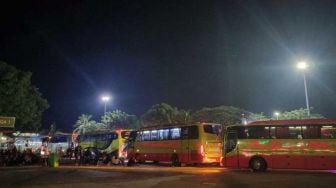 H+5 Lebaran, Bus dan Penumpang Arah Jawa Padati Pelabuhan Bakauheni