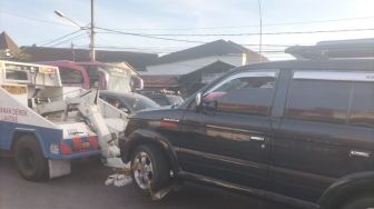 Mengantuk, Dua Mobil Alami Kecelakaan di Jalur Puncak Bogor